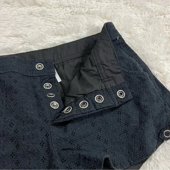 Free People Black Eyelet Lace Button Up Black shorts size 6 - Picture 9 of 13